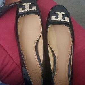Tory burch shiny black flats